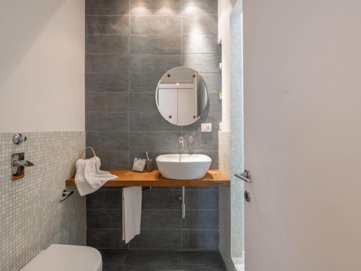 The Rent - Comfortable One Bedroom In Downtown Appartement
